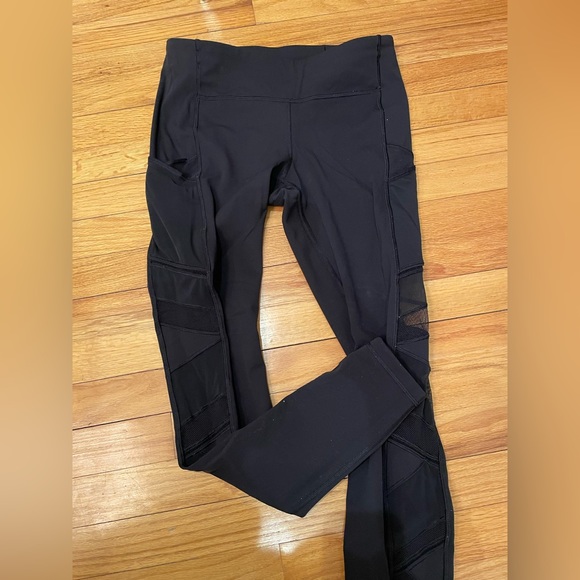 Lululemon Black Mesh Zig Zag Leggings - Picture 4 of 5